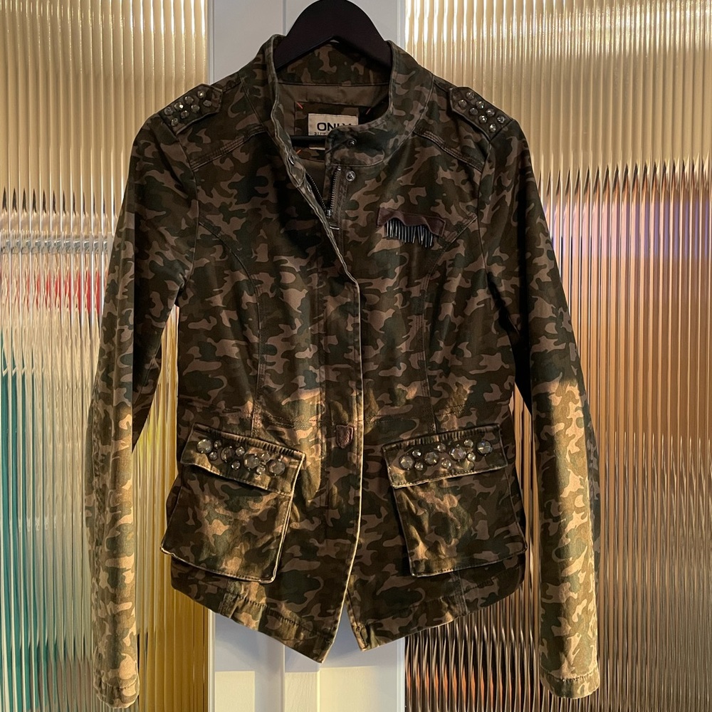 Cameo Jacket